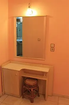 ελληνίς Ξενοδοχείο